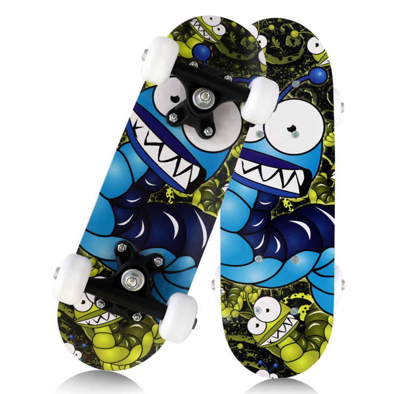 新款男女儿童滑板 小孩初学者滑板 四轮双翘迷你玩具板 厂家批发