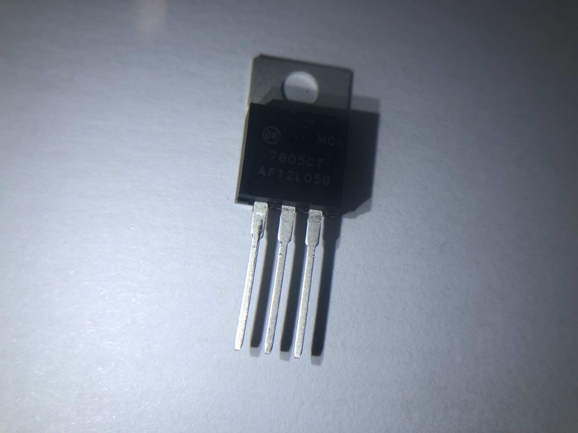 mc7805ct原装正品线性稳压管电子元器件集成电路芯片单片机