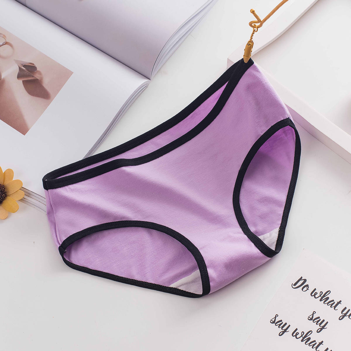 少女可爱提臀内裤 新品少女内裤 牛奶丝 性感内裤 聚酯纤维内裤