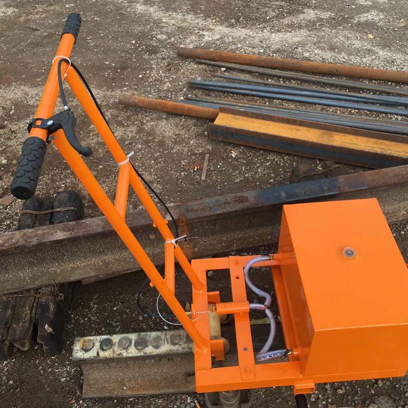 手扶涂油器行走式钢轨轨枕螺栓涂油器简易式钢轨涂油器质优价廉