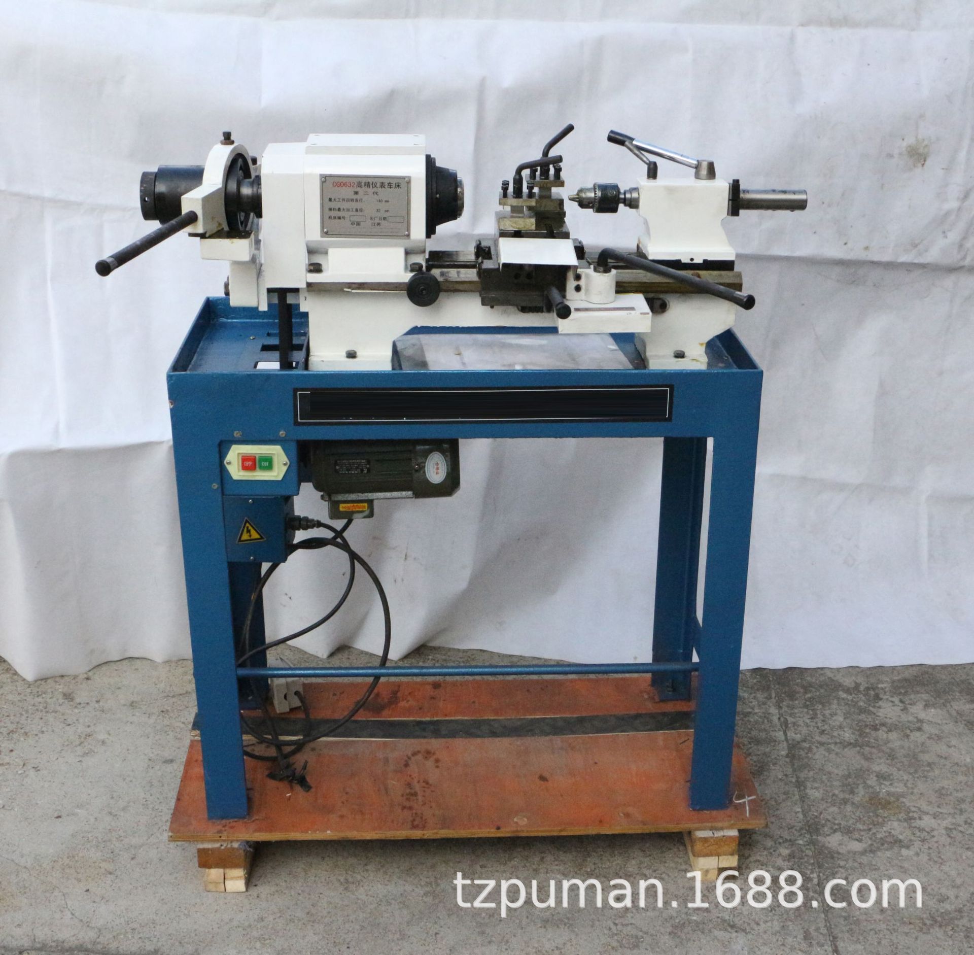 厂家直销桌上车床高精密仪表车小型车床多功能手拉车床工业级0632