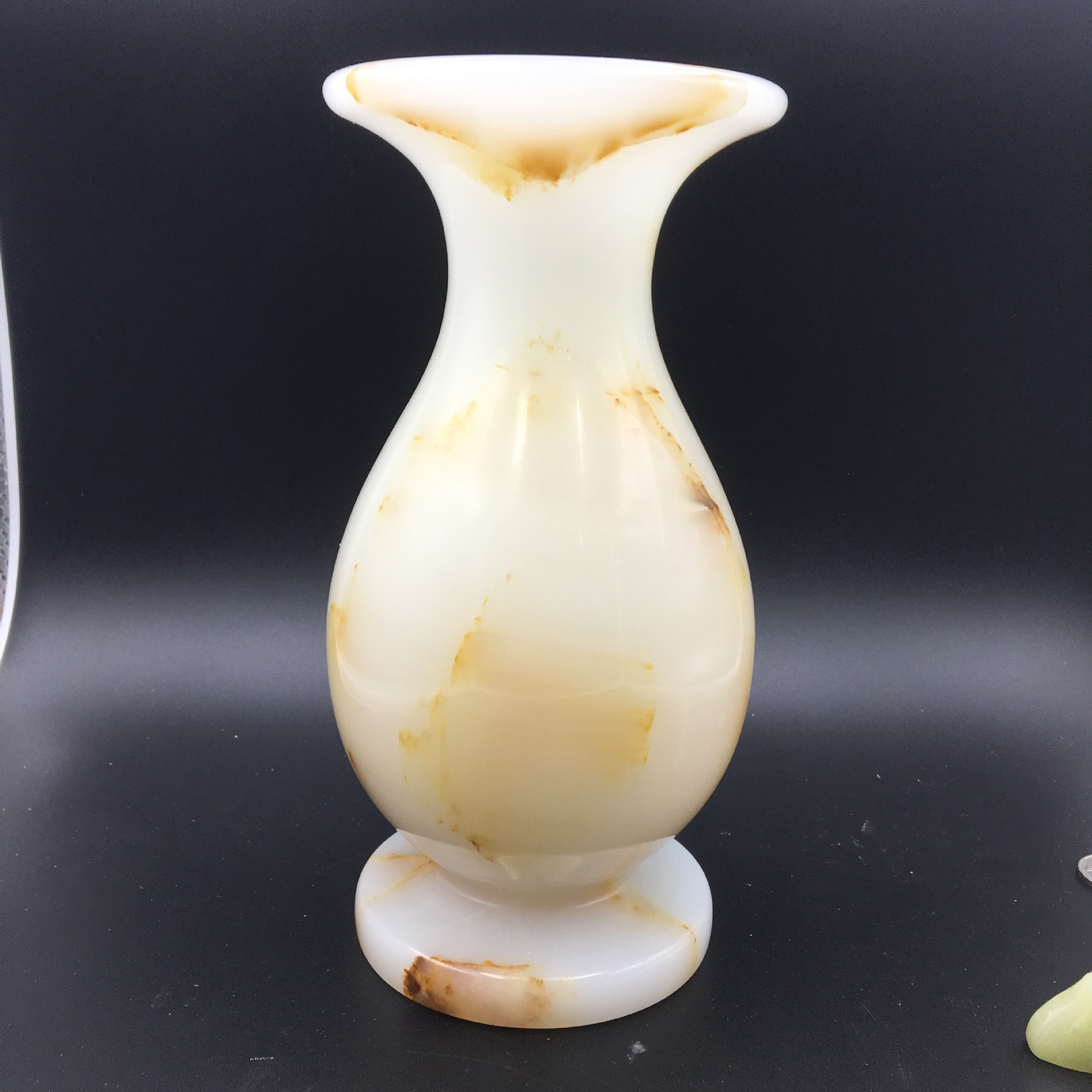 阿富汗玉花瓶插花瓶子南阳玉 工艺品白玉批发色花瓶 玉石摆件批发