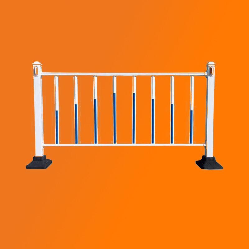 厂家现货供应市政护栏马路公路道路隔离防护栏静电喷塑隔离栏杆
