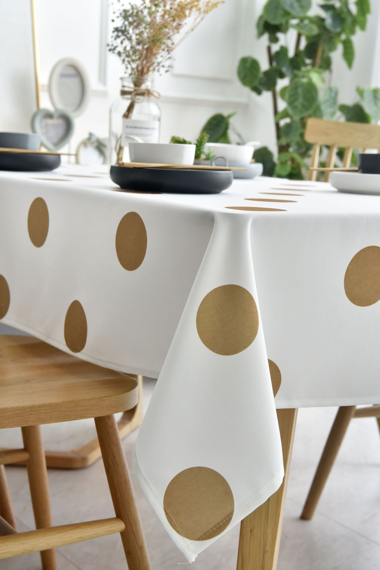 网红防水大圆点桌布tpu一件代发免洗防油防烫防水台布家用北欧风