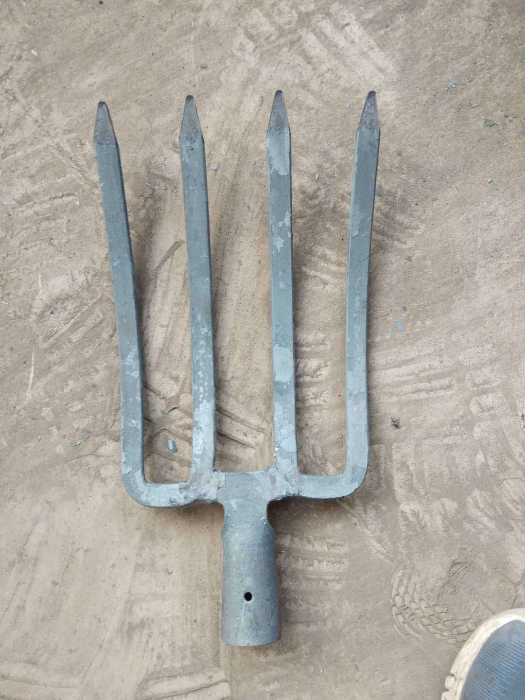四齿钢叉