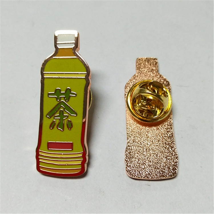 东莞厂家定制日本卡通人物金葱粉假仿琅徽章定做 蝴蝶扣徽章定做