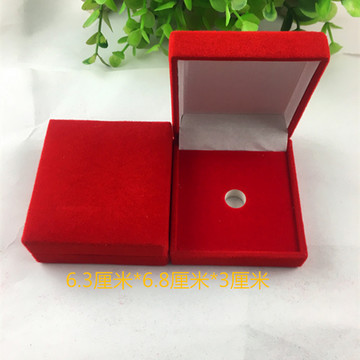 现货红色绒布盒植绒包装盒仿皮pu皮质徽章盒定 制其他颜色规格盒