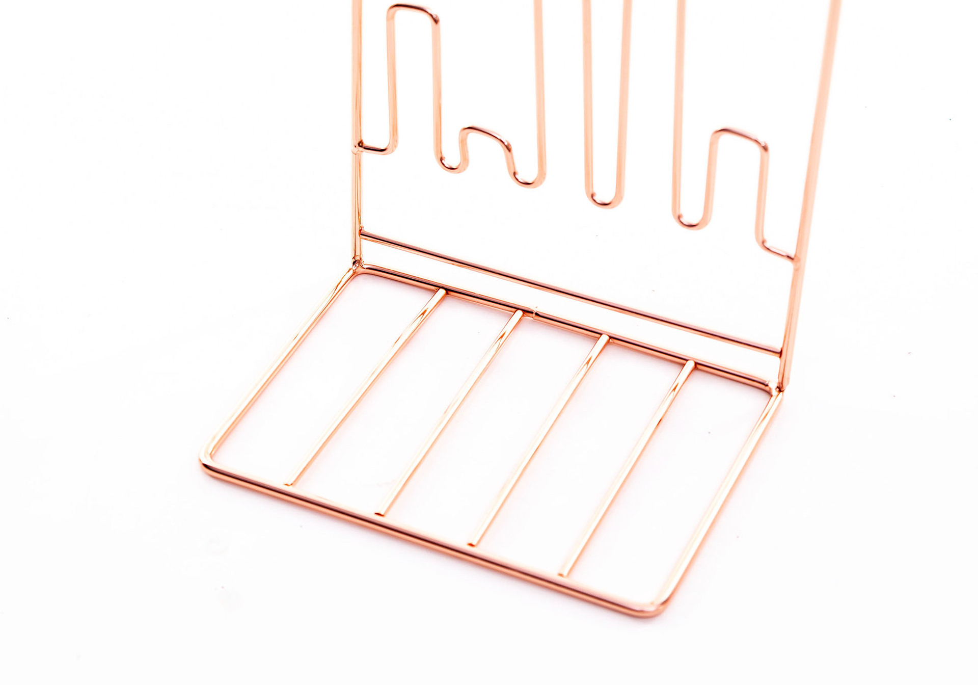 淘宝创意造型书立铁艺铁线书立l形金属桌面办公书籍收纳书立