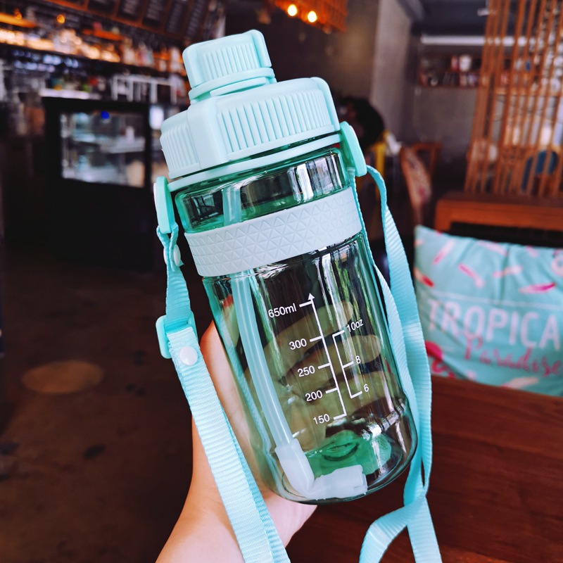 Curious Kid Large-Capacity Water Cup Water Bottle Sports Fitness Big Water Cup with Straw Plastic Pregnant Women Sports Bottle Strap