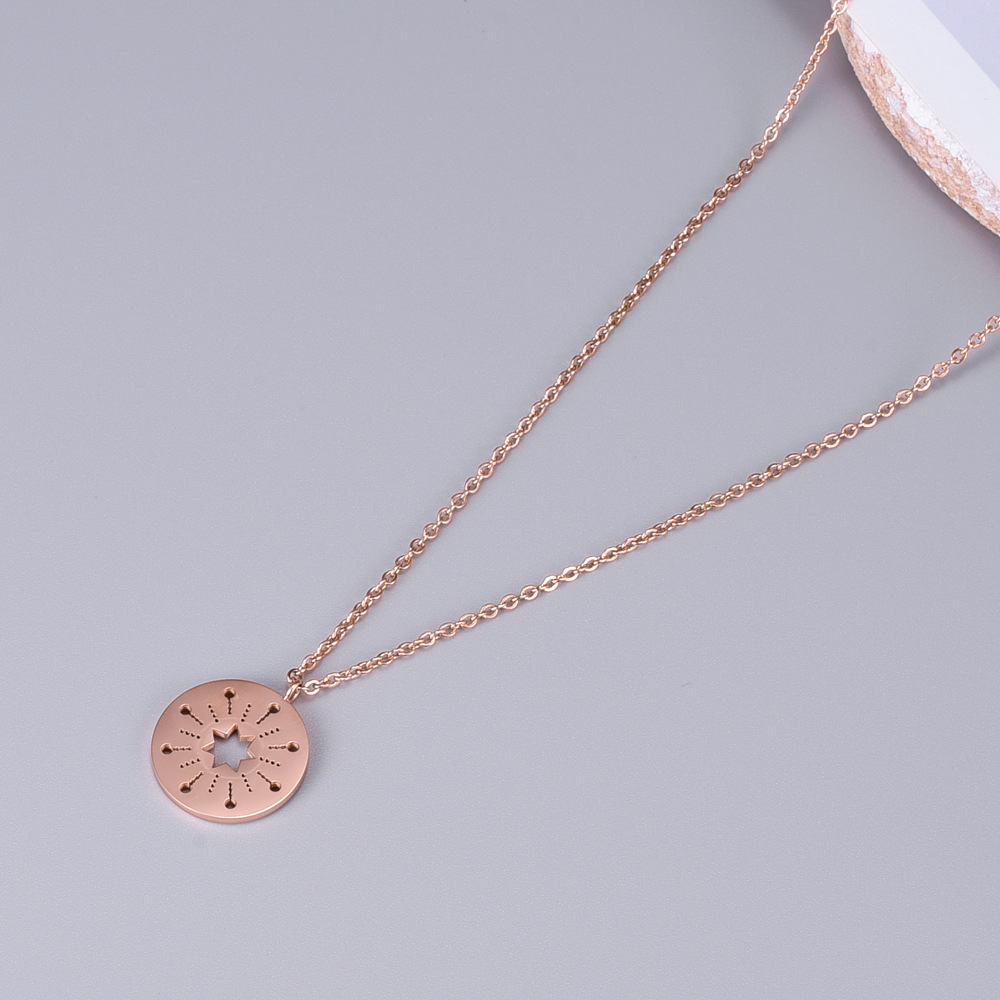 l127仲夏星火放射镂空焰火爆炸圆牌金币项链锁骨链 钛钢镀金女款