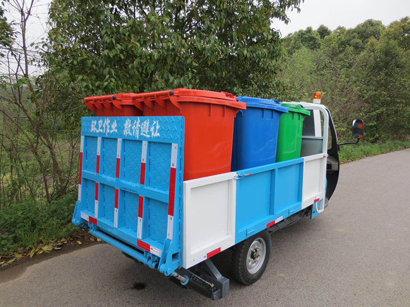 供应鲁环八桶垃圾收集车可装载八桶餐厨240l垃圾桶尾板液压升降-阿里