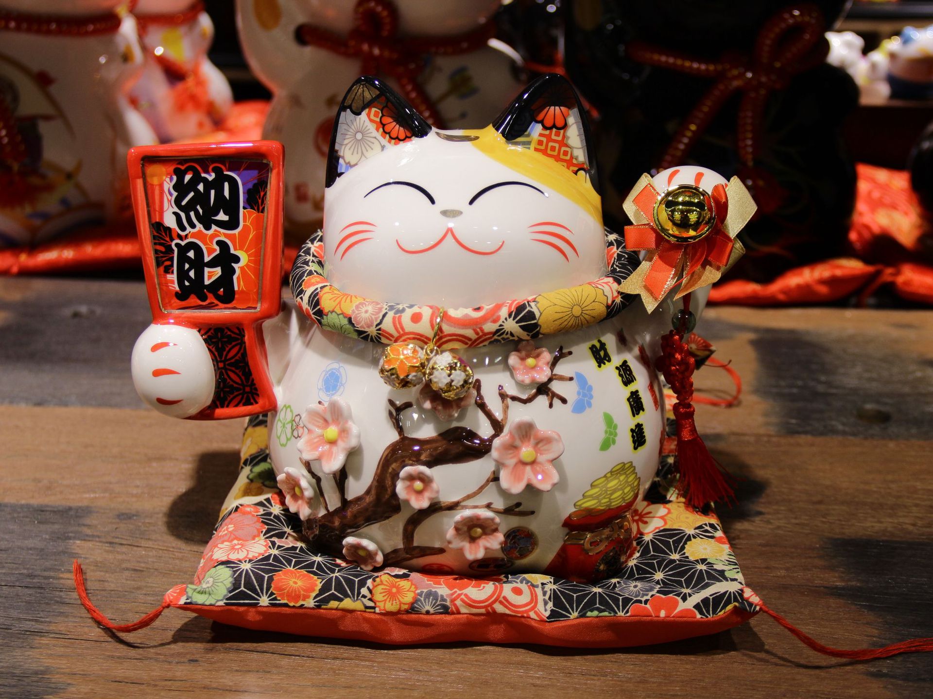 新款福缘猫8寸纳财陶瓷招财猫存钱罐樱花猫家居摆件礼品86971