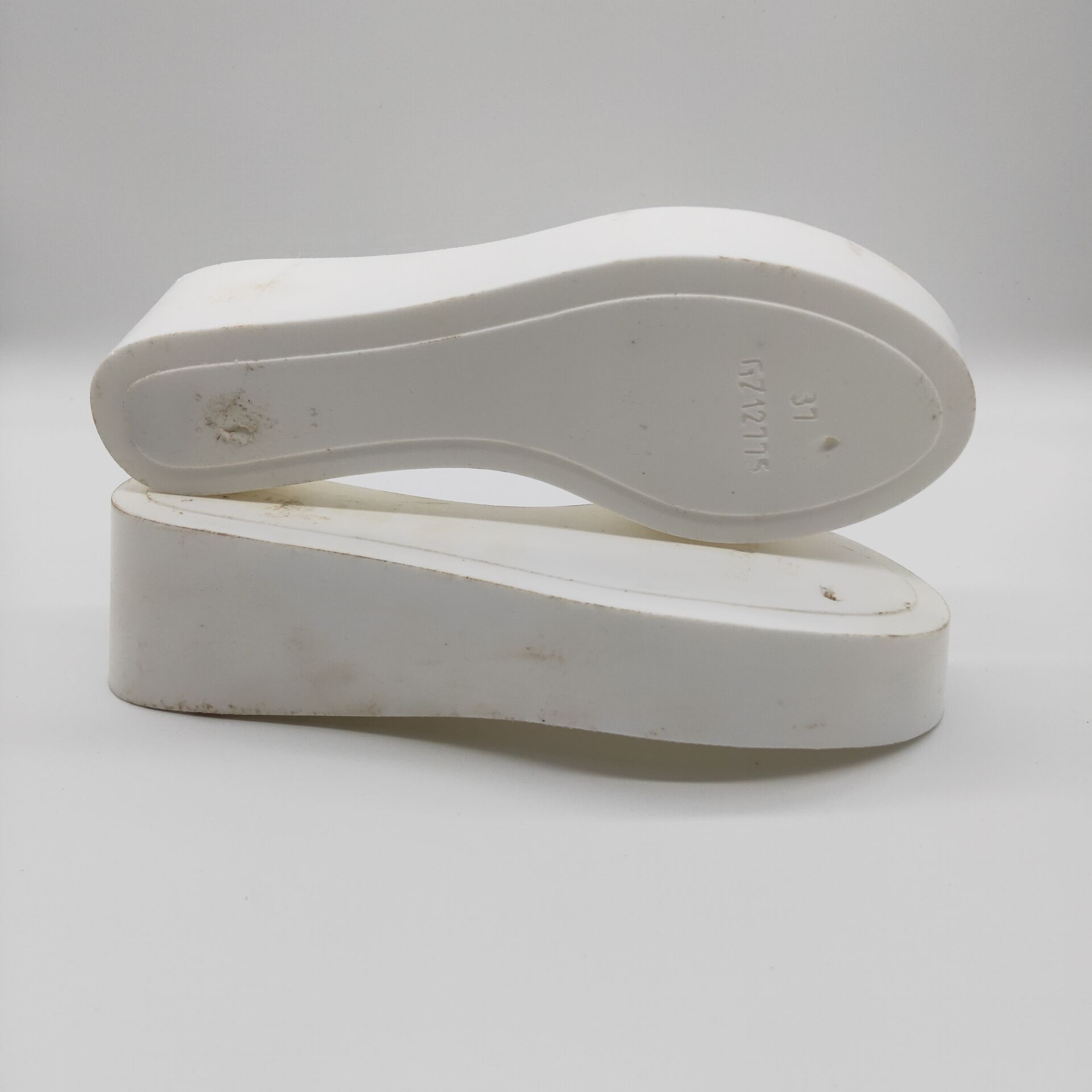 畅销韩日坡跟凉鞋水台pu聚氨酯水台发泡中底