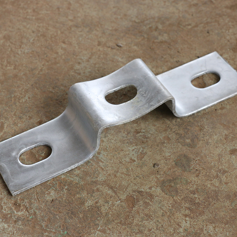 护栏板配件镀锌托架 防撞设施镀锌托架 高速防撞栏配件托架