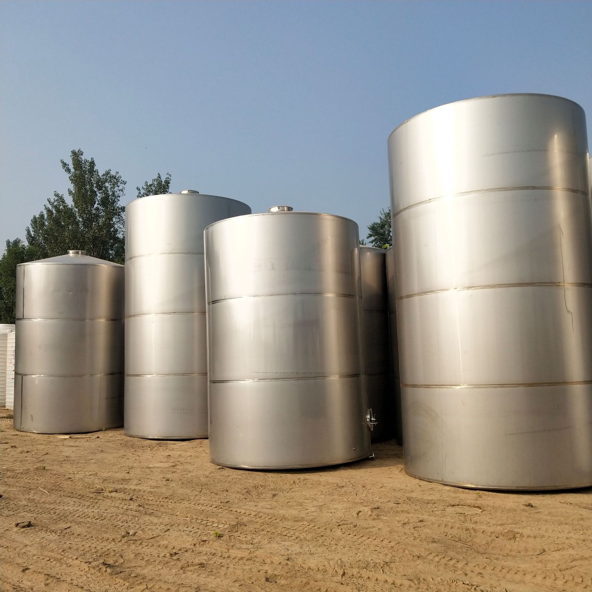 供应二手304不锈钢大型储罐 二手卫生级储液储水 型号齐全