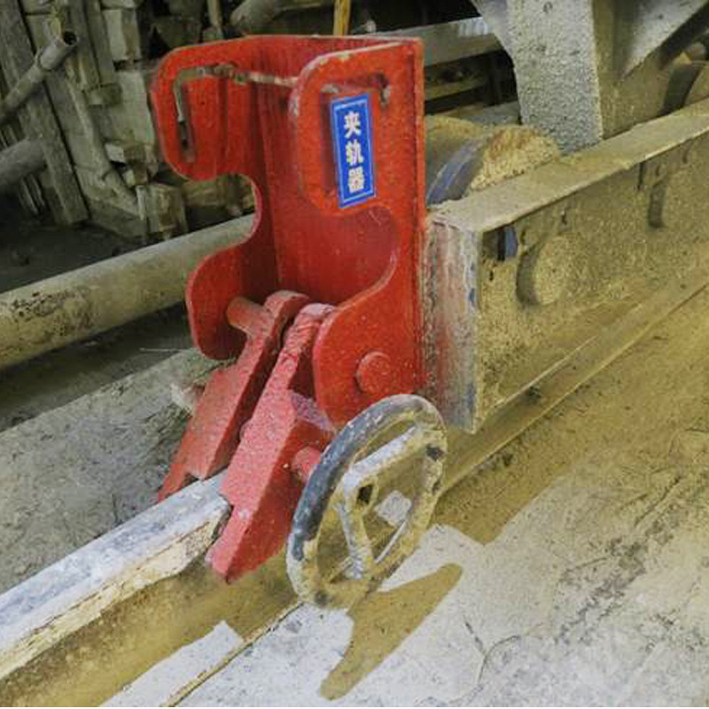 出售简易夹轨器龙门吊防风手动夹轨器行车轨道方向盘式防风夹轨器