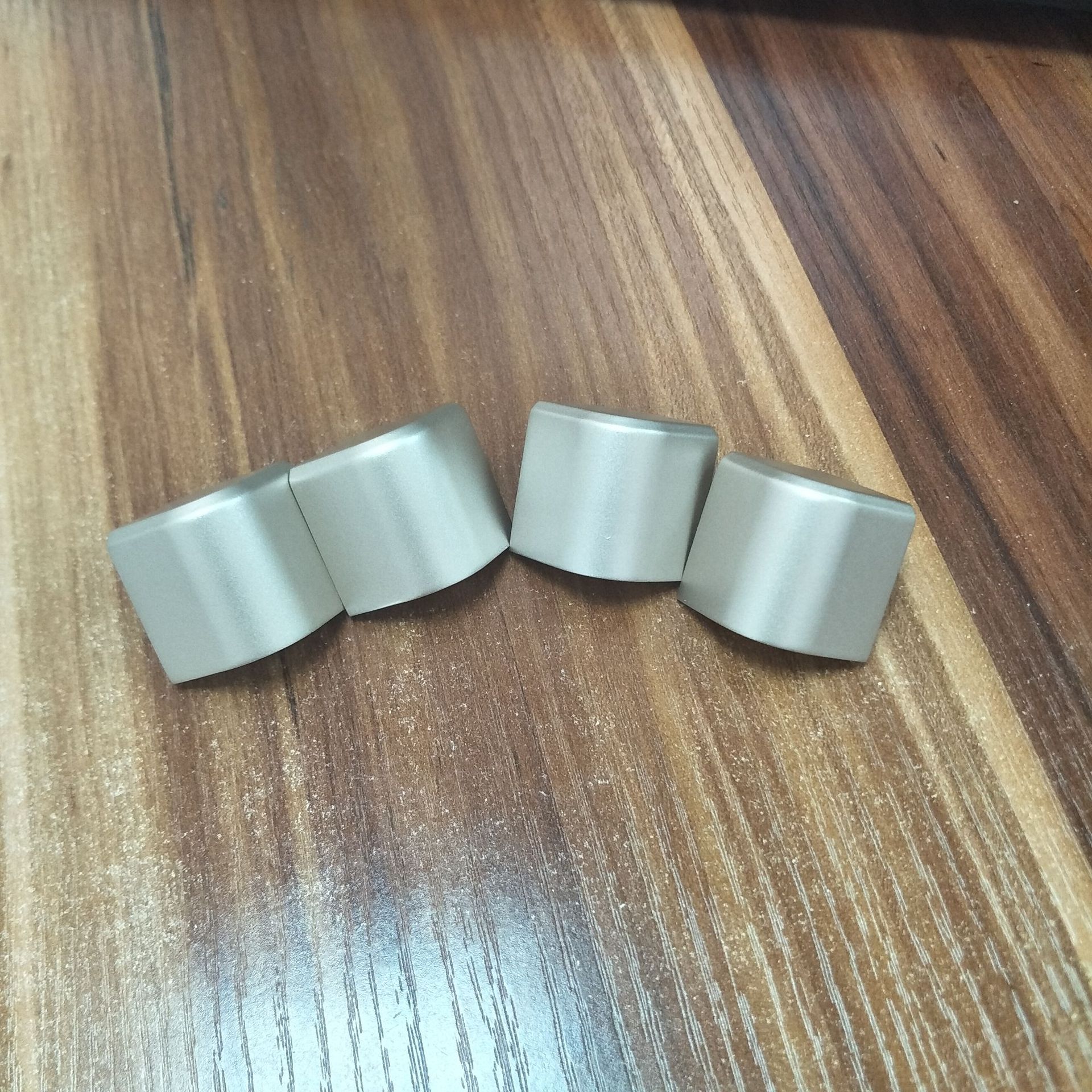 锌合金包角 显示屏包角 智能五金家具包角 锌合金压铸 铝合金压铸