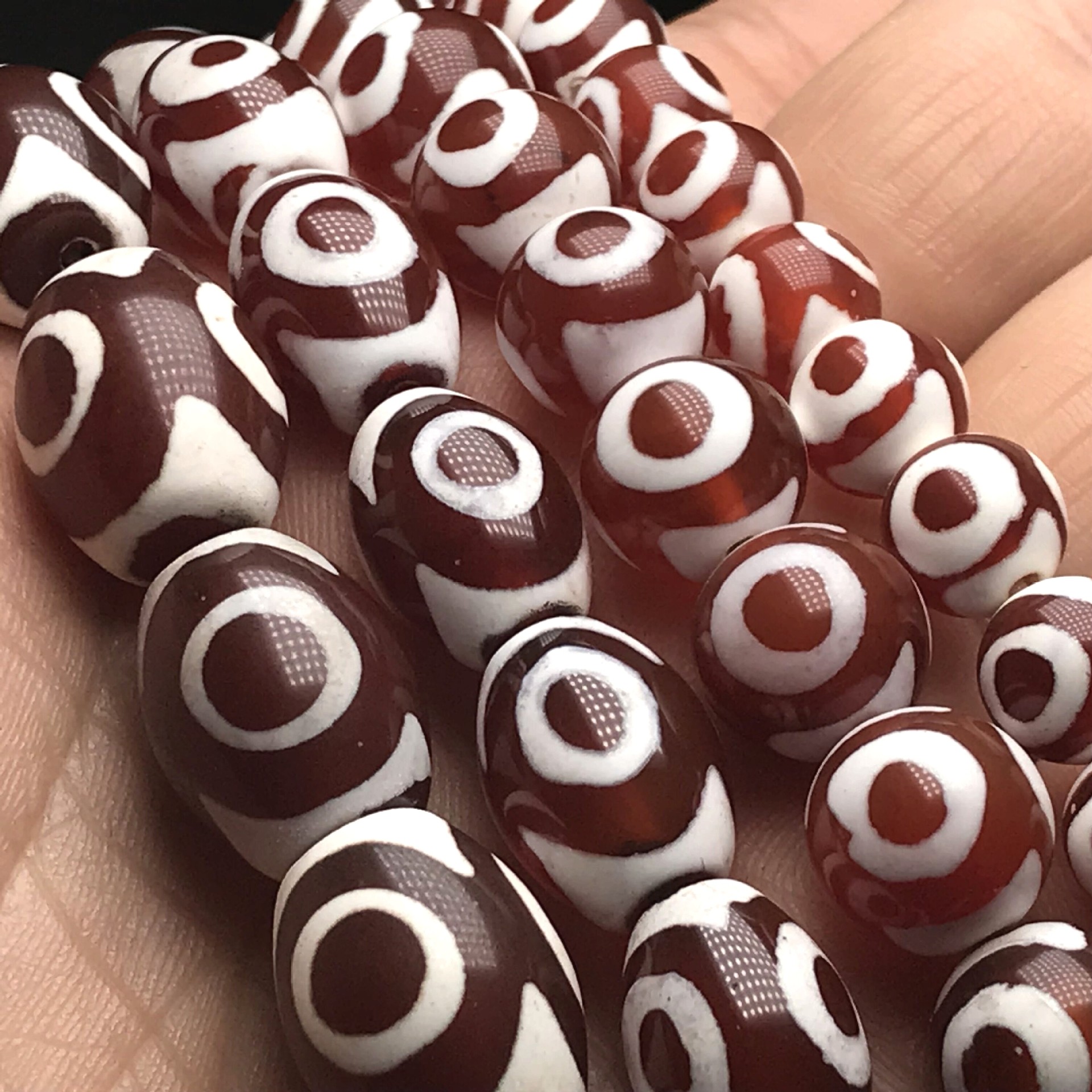 天然玛瑙三眼天珠圆珠 菩提佛珠配件 一线天珠 龟背散珠厂家批发