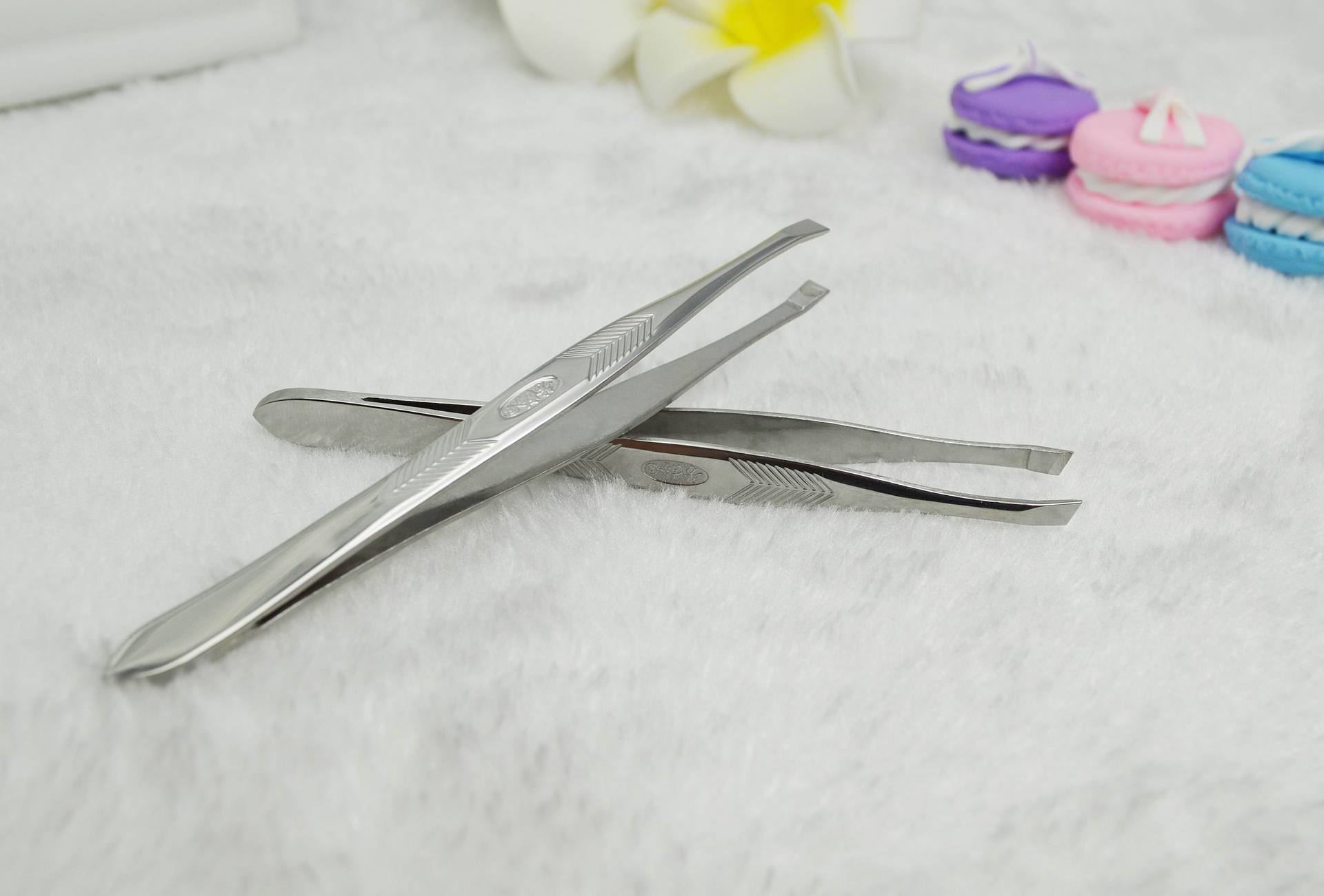 芳龄眉夹_箭纹眉夹_芳龄牌 大箭纹眉夹 平斜咀 磨砂袋装 - 阿里巴巴