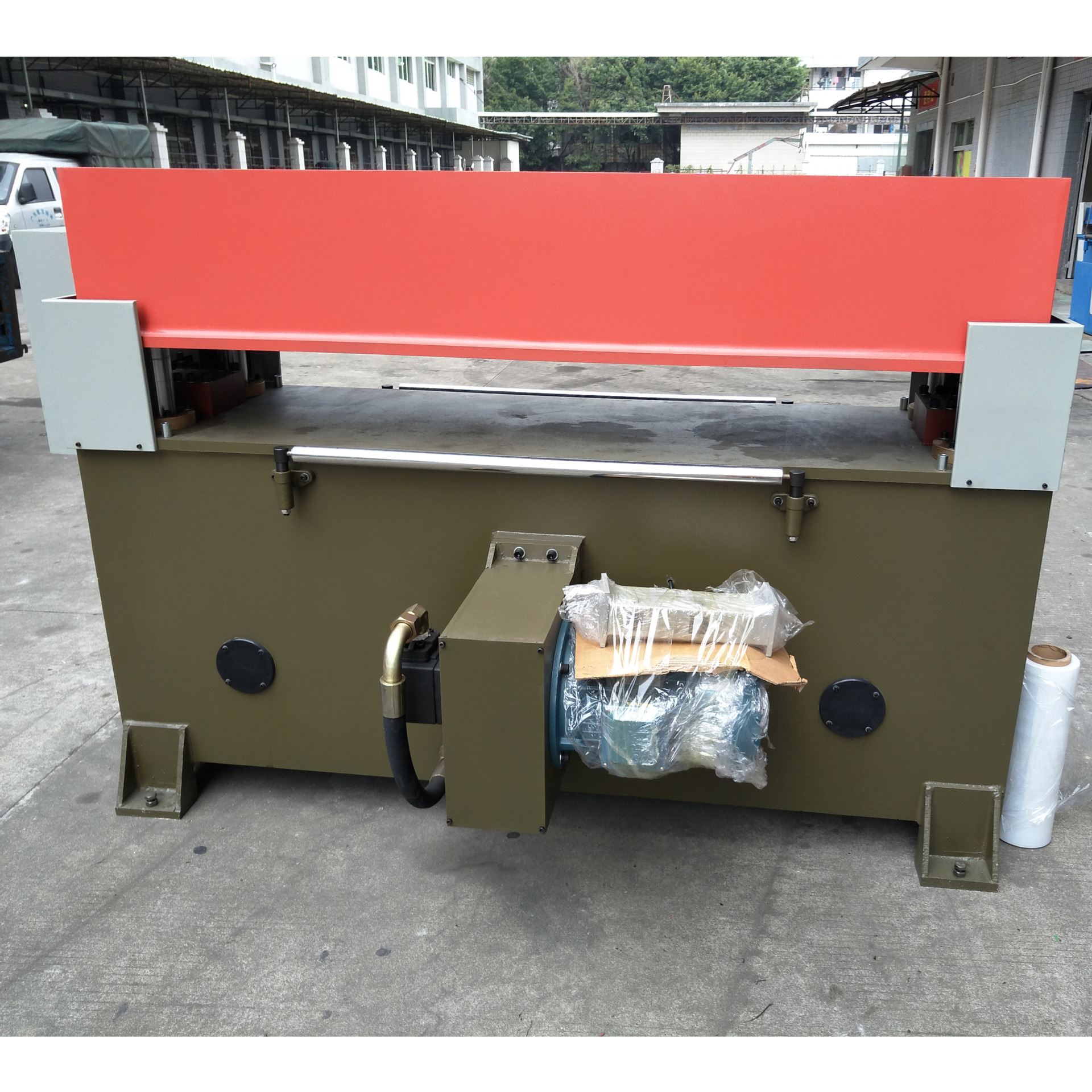 裁切机厂家eva皮革珍珠棉裁断机啤机液压下料机精密四柱模切机