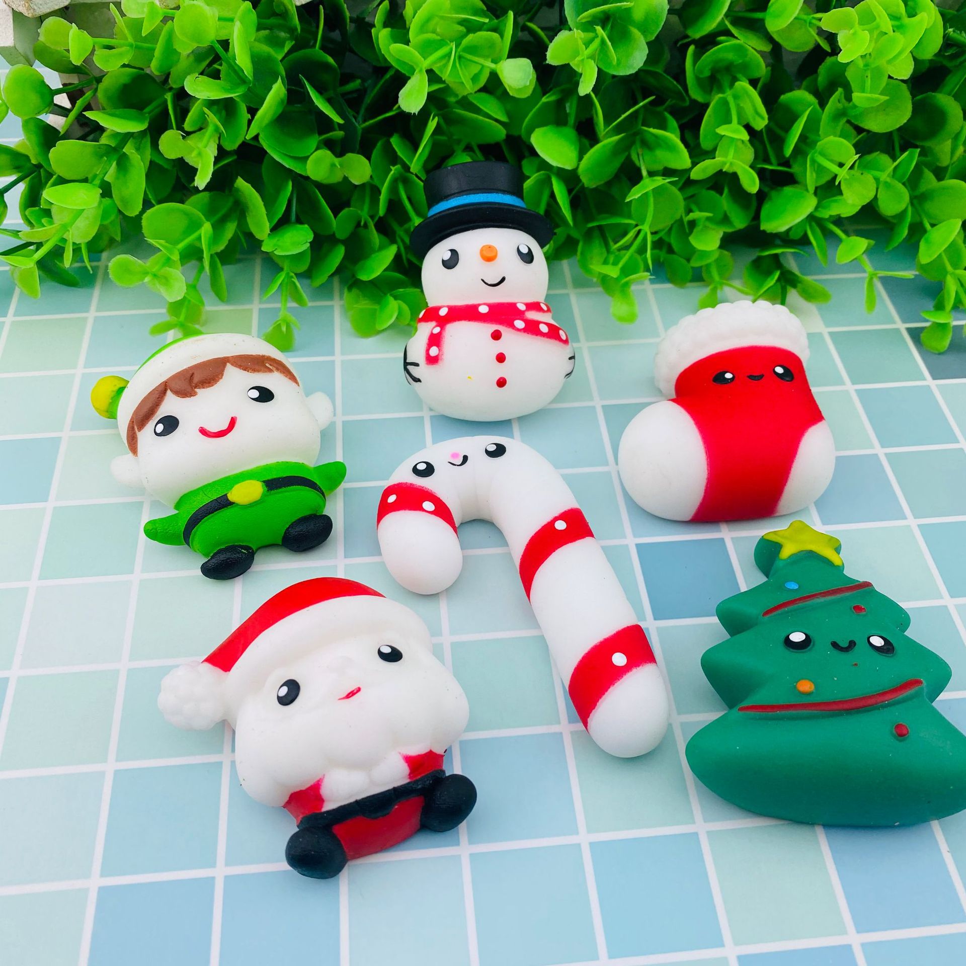 跨境热卖tpr圣诞捏捏乐团子 儿童减压发泄软胶玩具 萌团子捏捏乐