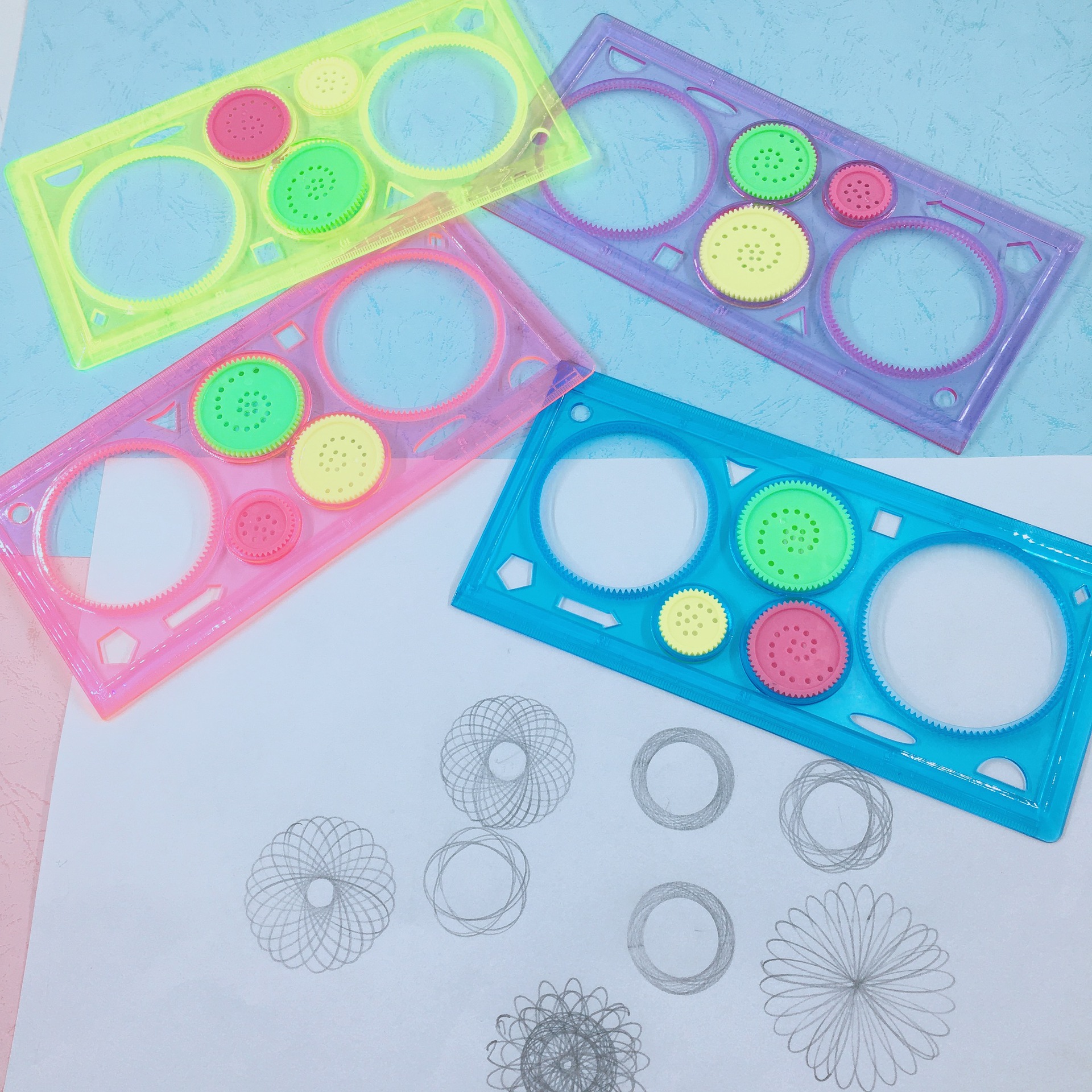 小青蛙096万花尺魔幻儿童美术绘画模板尺子文具画图万花尺儿童