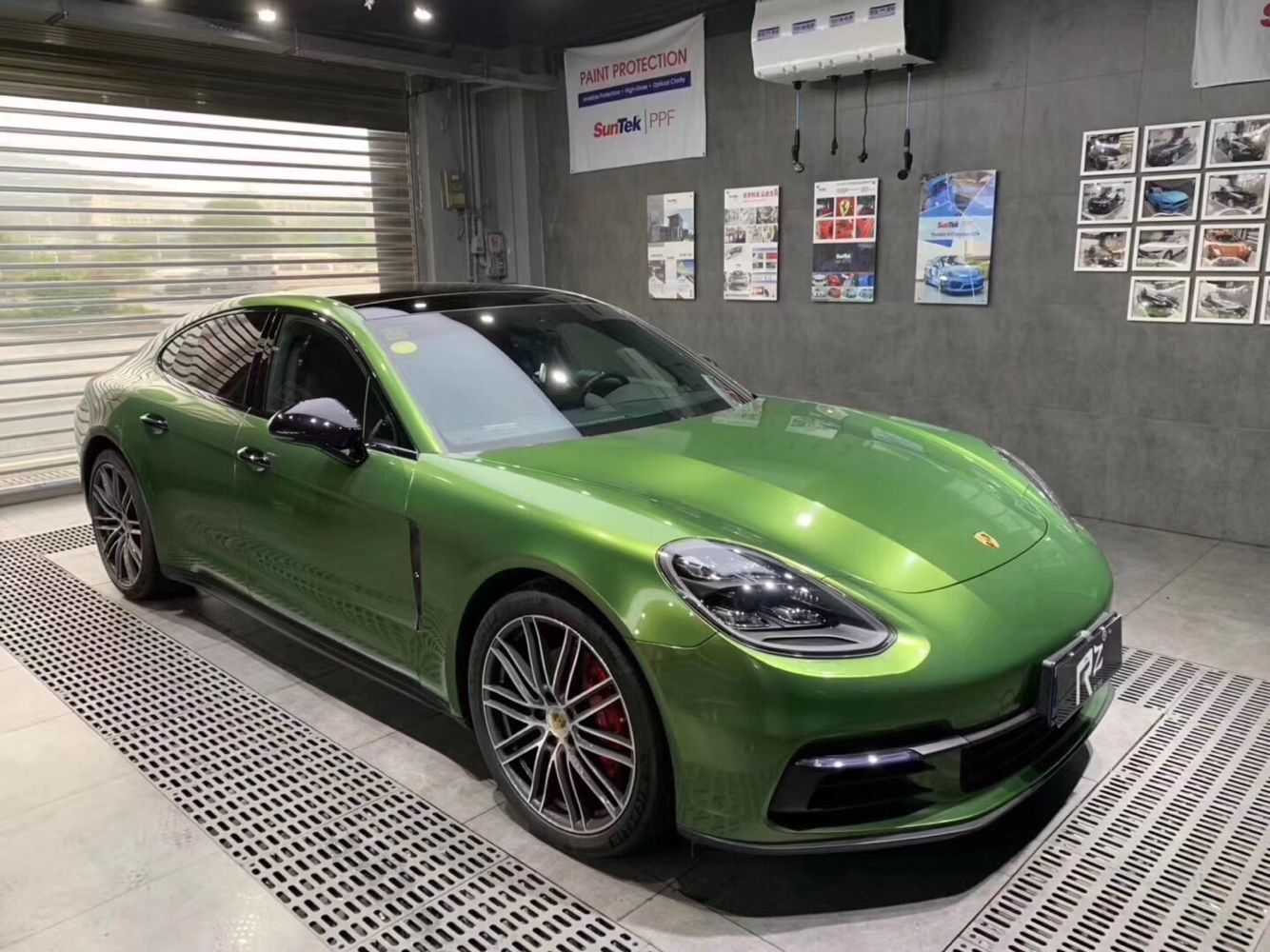 汽车超亮金属曼巴绿车身改色膜 原车漆亮面珠光金属高亮车身贴膜