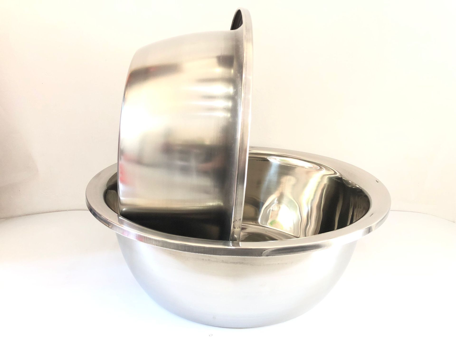 批发无磁圆形洗脸盆不锈钢喜汤盆面盆饭铁盆带磁斗盆赠品地摊货源