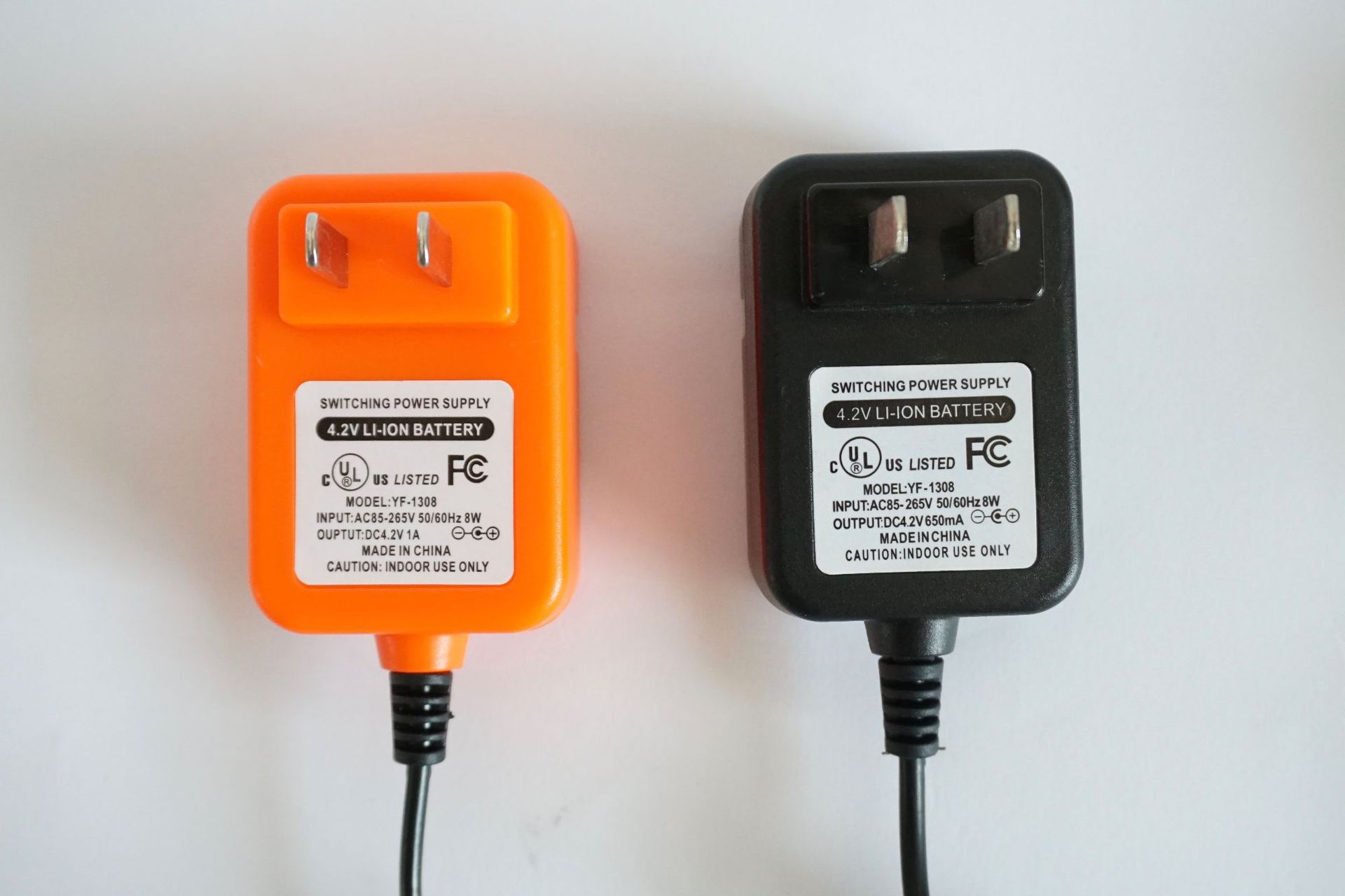 双针孔充电器 钓鱼灯充电器 头灯充电器 手电筒充电器 矿灯充电器