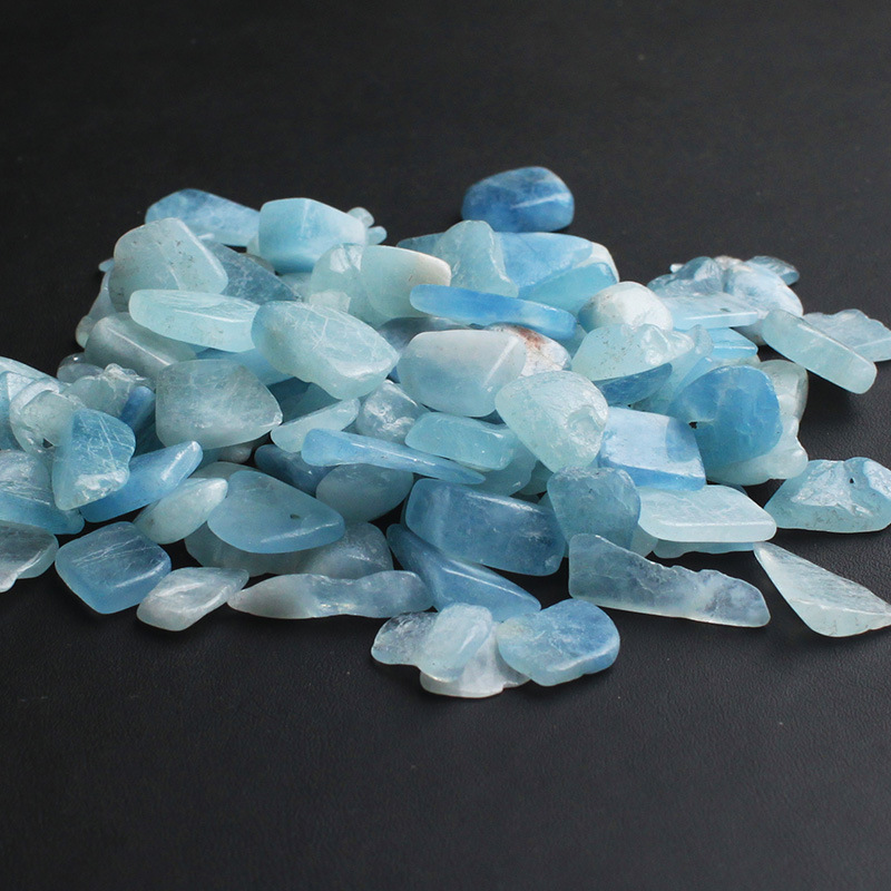 水晶碎石天然海蓝宝碎石摆件鱼缸石园艺装饰消磁水晶