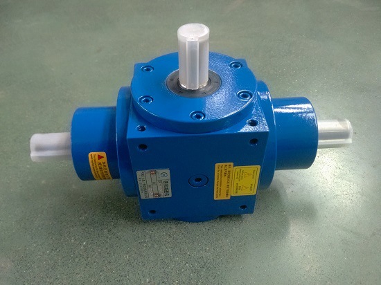 方箱体齿轮转向箱 拖拉机换向箱hd17花键齿轮箱 交货期快