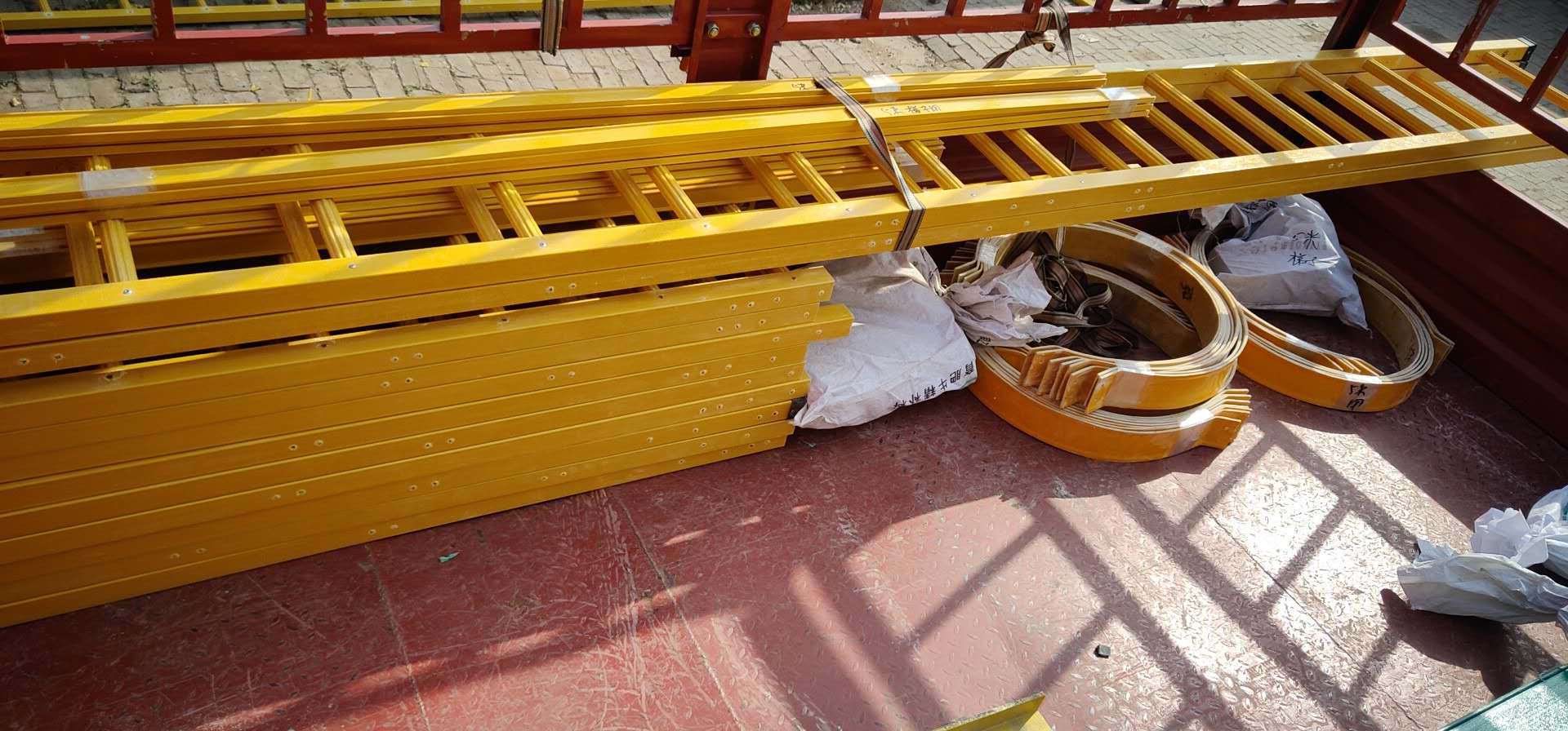 玻璃钢耐腐蚀斜爬梯,护栏梯,工程爬梯,厂家直销