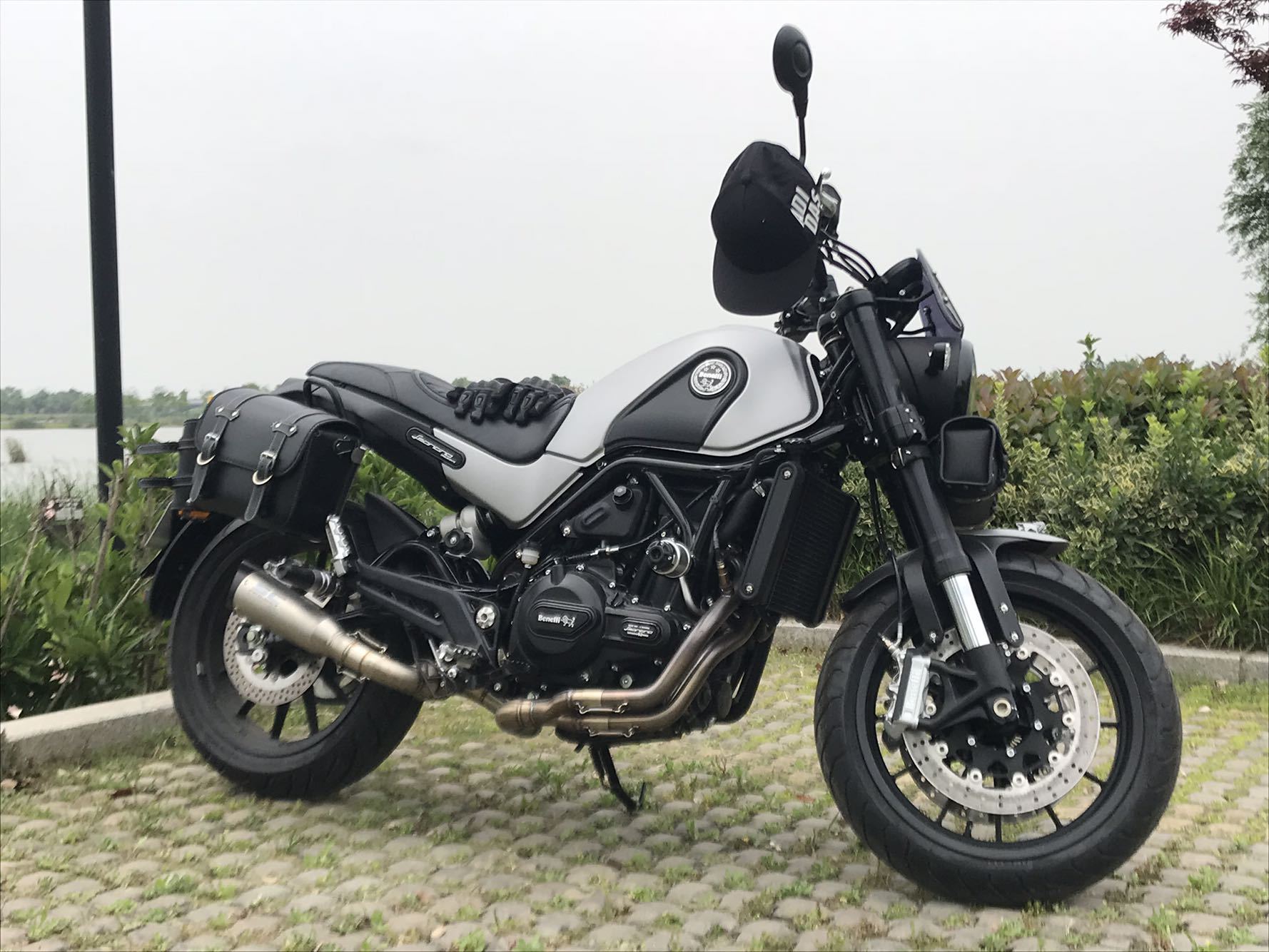 摩托车边包 边箱幼狮500改装侧包 复古改装摩托车挂包皮挂箱边包