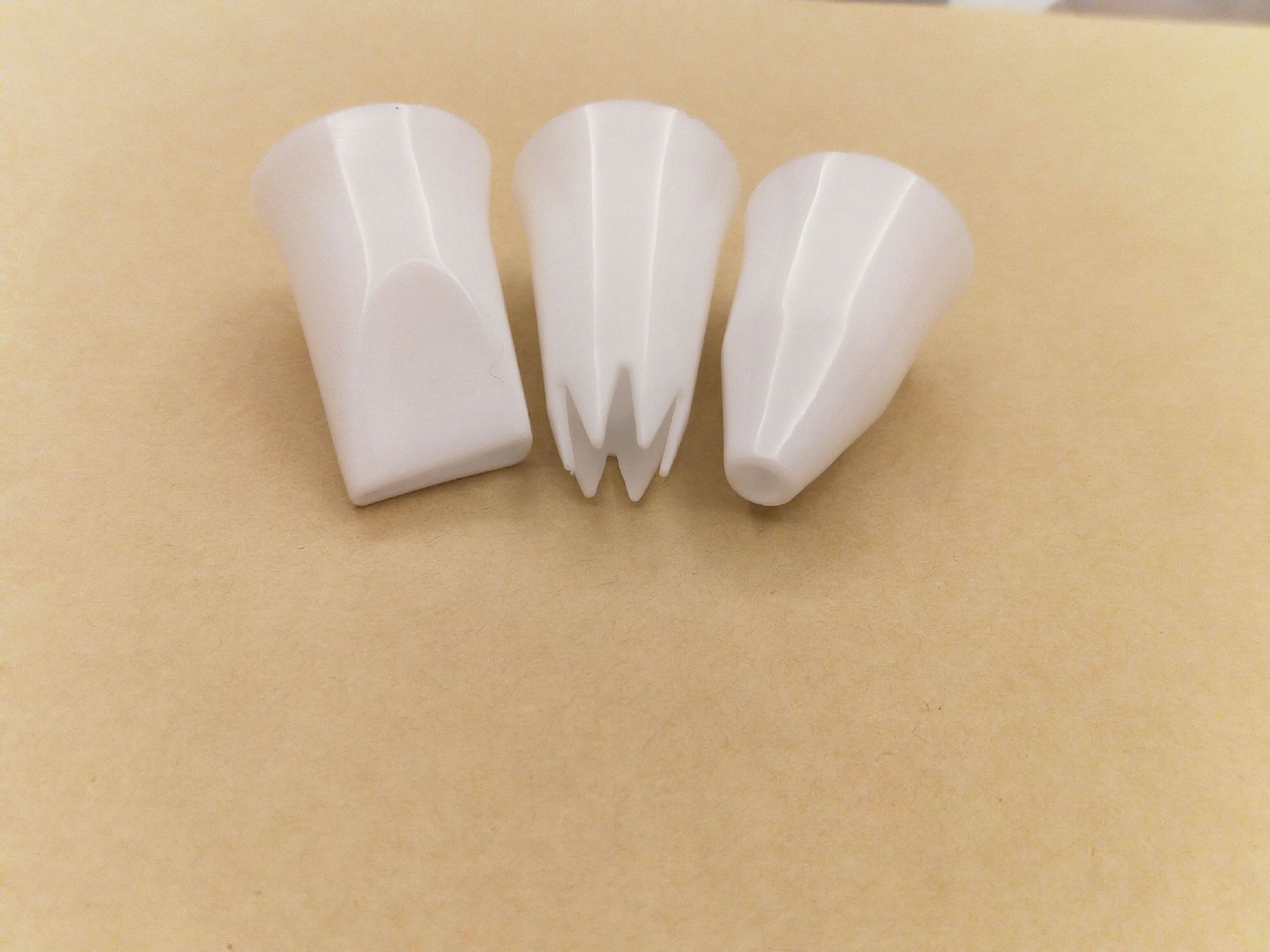 厂家大量供应塑料俄罗斯裱花嘴蛋糕裱花嘴塑料裱花嘴雕花嘴