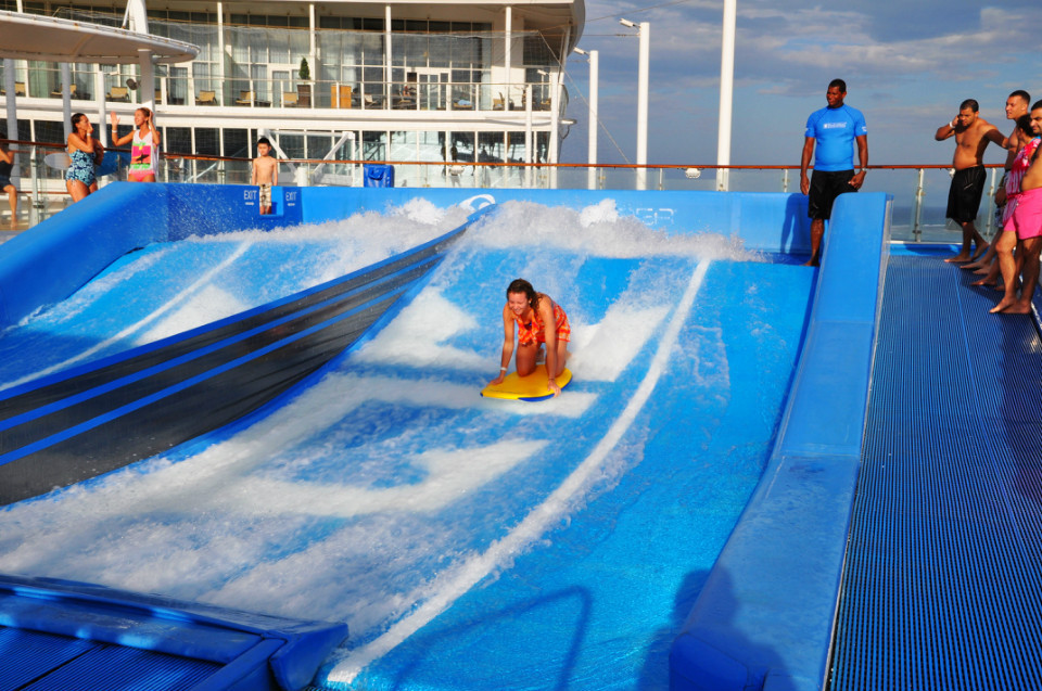 冲浪模拟器人工冲浪模拟器水上乐园滑板冲浪滑板冲浪冲浪模拟器