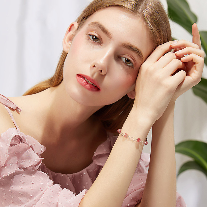 925纯银草莓晶手链女 学生文艺甜美粉色水晶双层腕链少女心银饰品