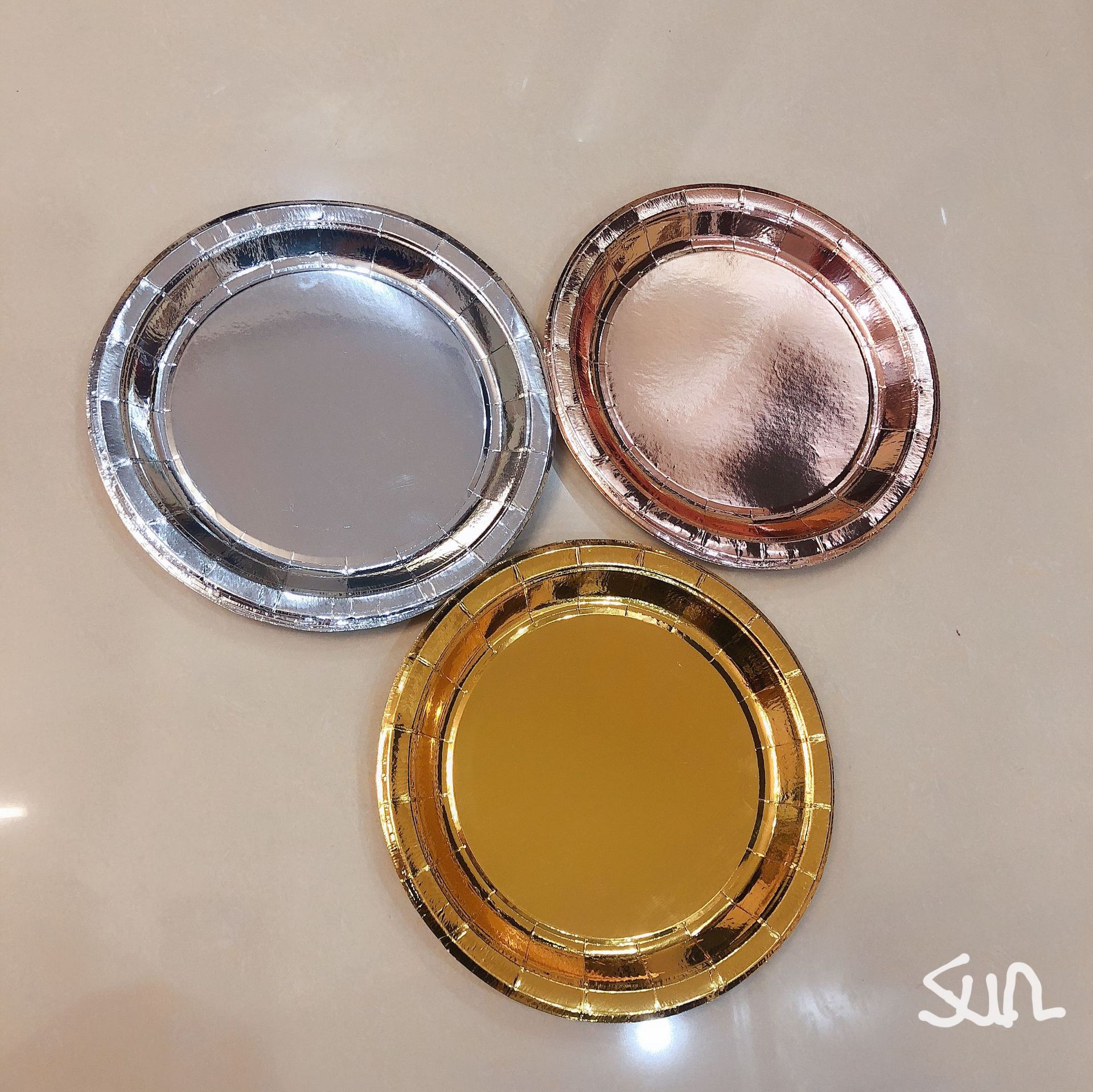 2019新款烫金玫瑰金餐具纸杯纸盘吸管套装派对用品装饰道具套装