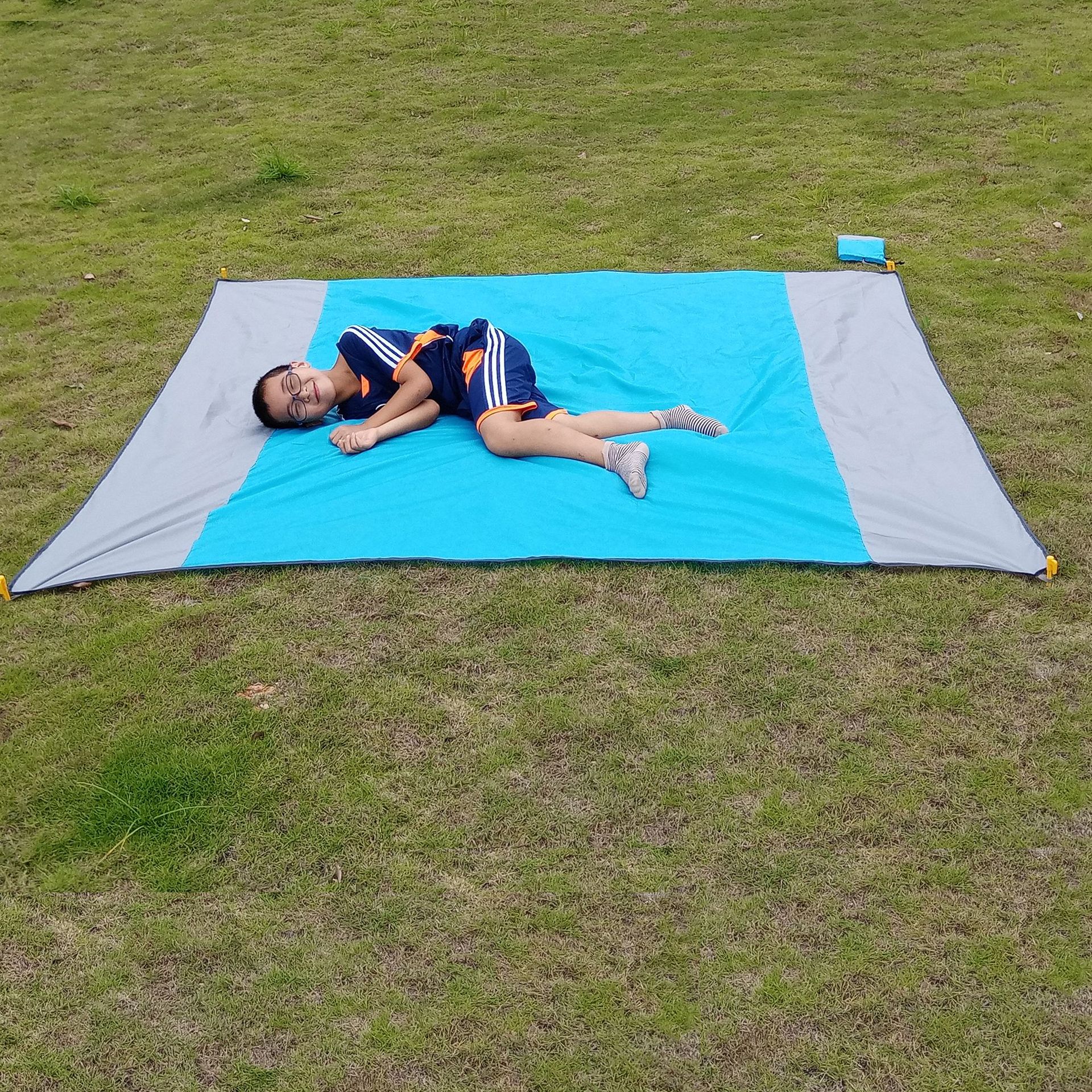 工厂直销亚马逊爆款带野餐桌户外草地海滩沙滩垫野营垫便携野餐垫
