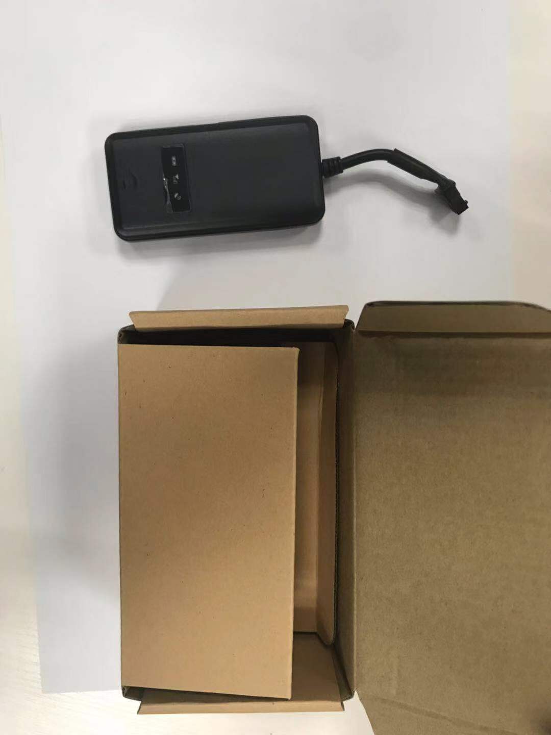 北斗gps定位器汽车电瓶摩托车电动车载小型跟踪4g全网通定位器