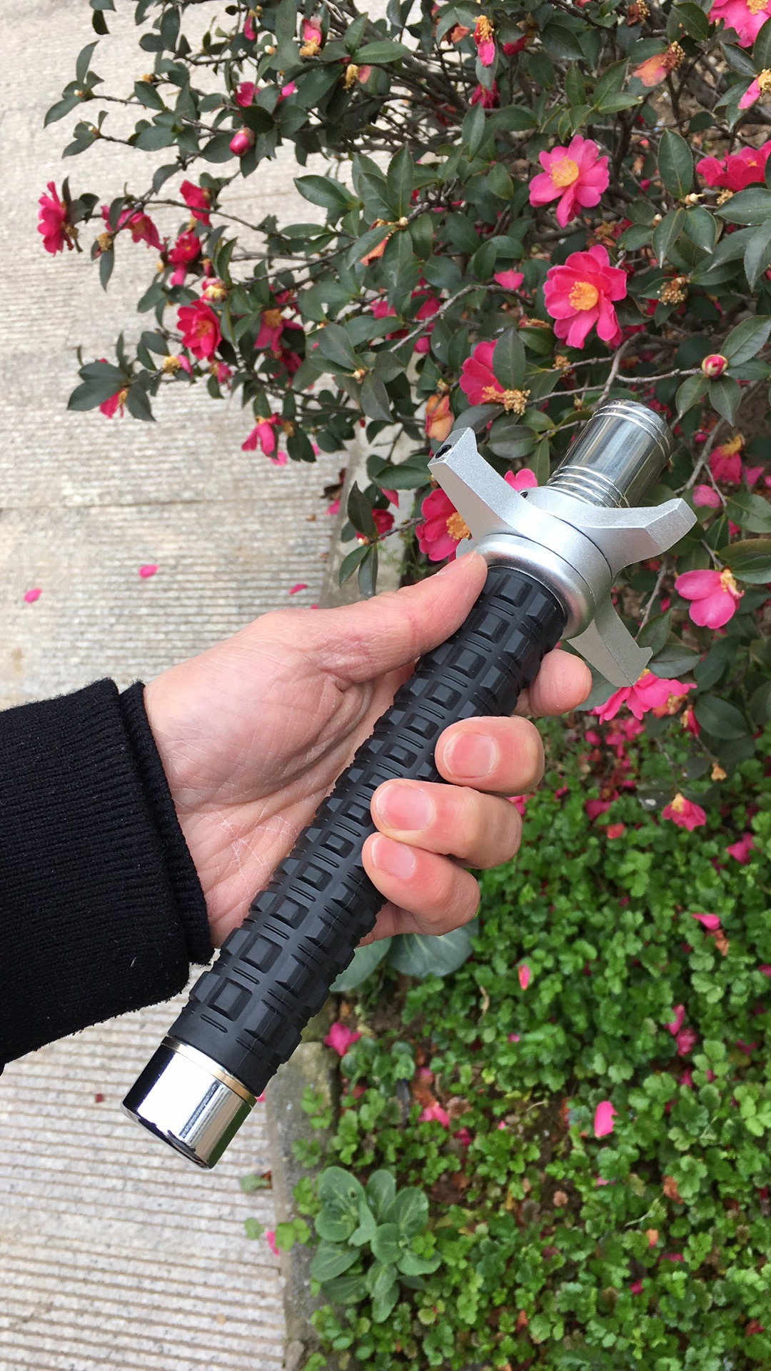 悍马款挡刀甩棍挡刀棍防砍伸缩甩棍车载自卫防身武器 甩鞭棒