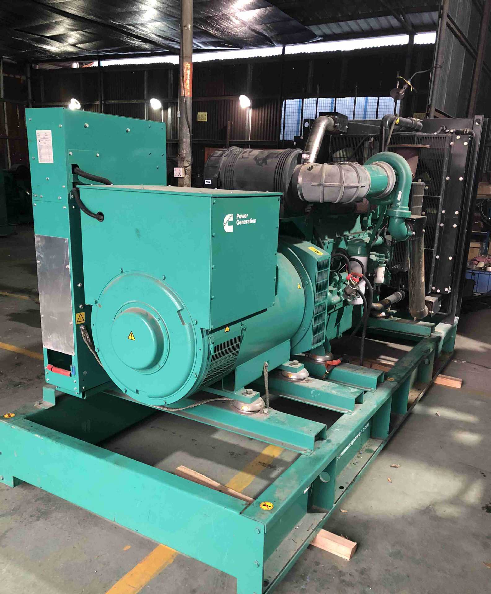 400kw美国康明斯发电机9成新碎石用400kw康明斯二手发电机组