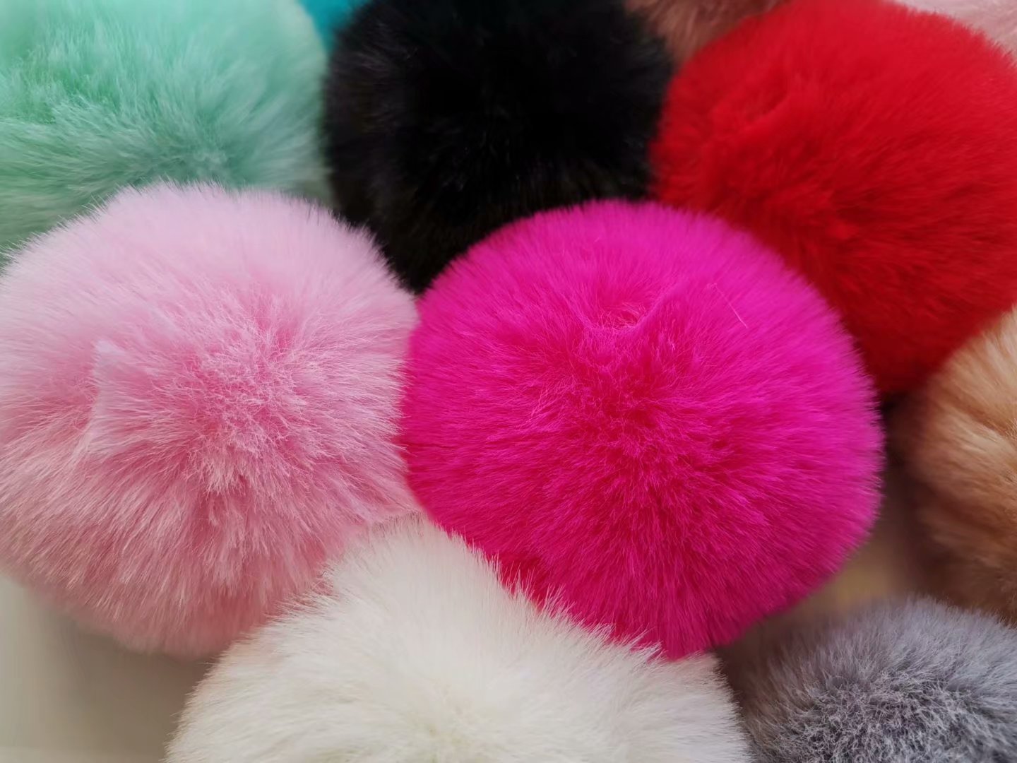 仿兔毛球8cm小毛绒球 彩色毛球饰品配件獭兔仿毛毛球挂件diy
