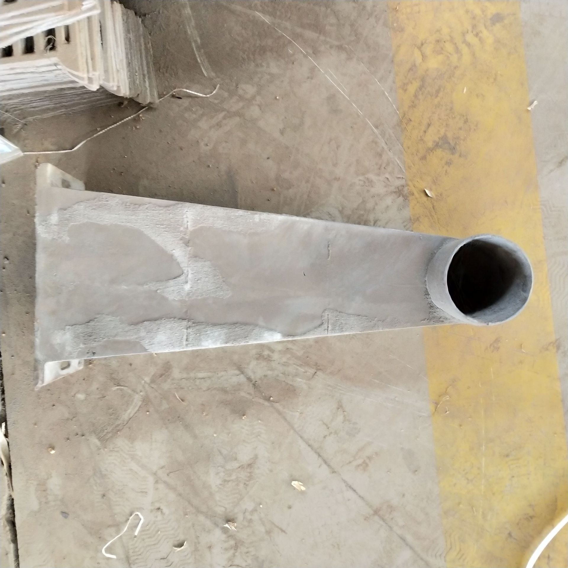 厂家批发 铸铁侧排雨水斗 长度180-550 方口圆口 地漏雨水斗