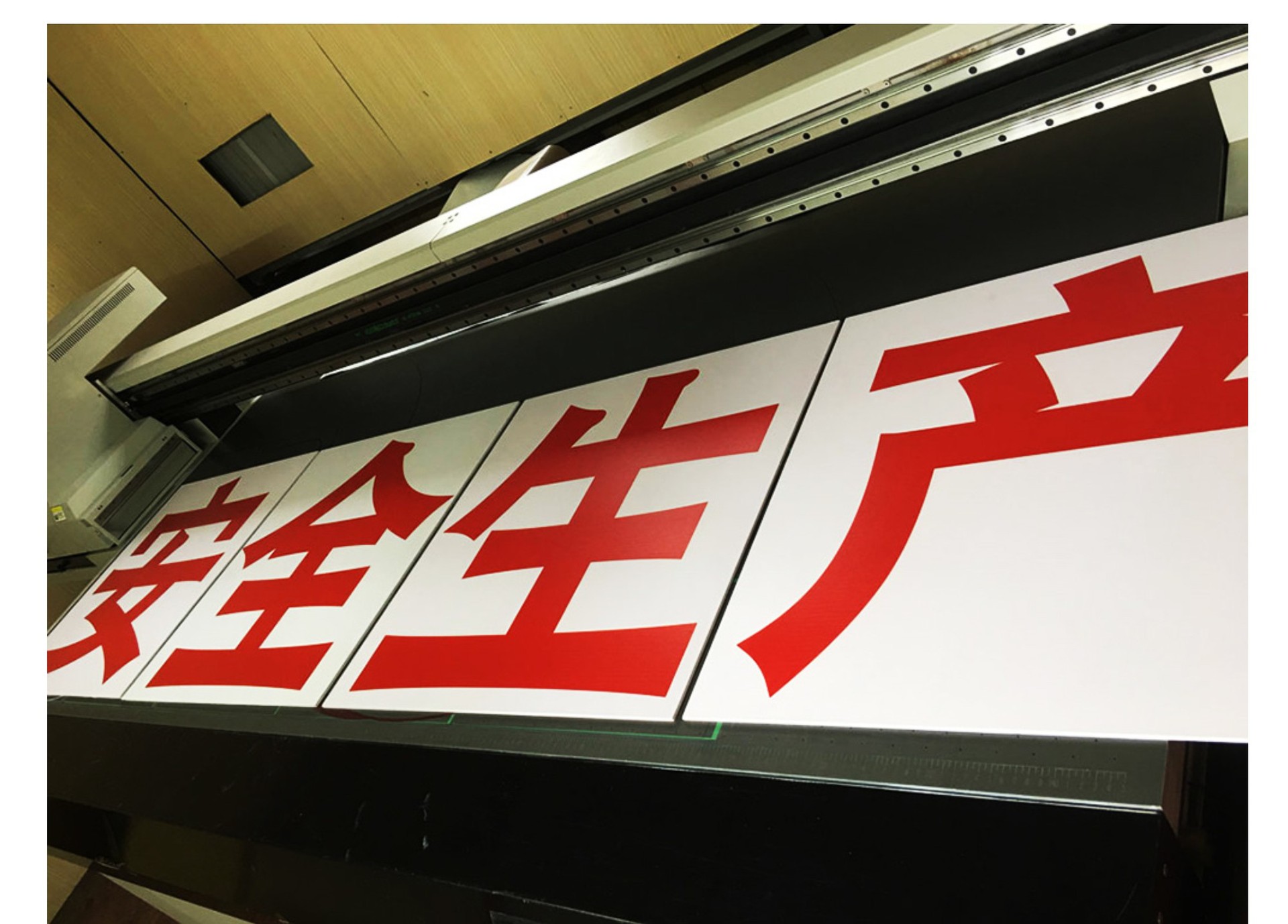 深圳pvc板uv平板喷绘雪弗板uv彩印结实耐用不易褪色