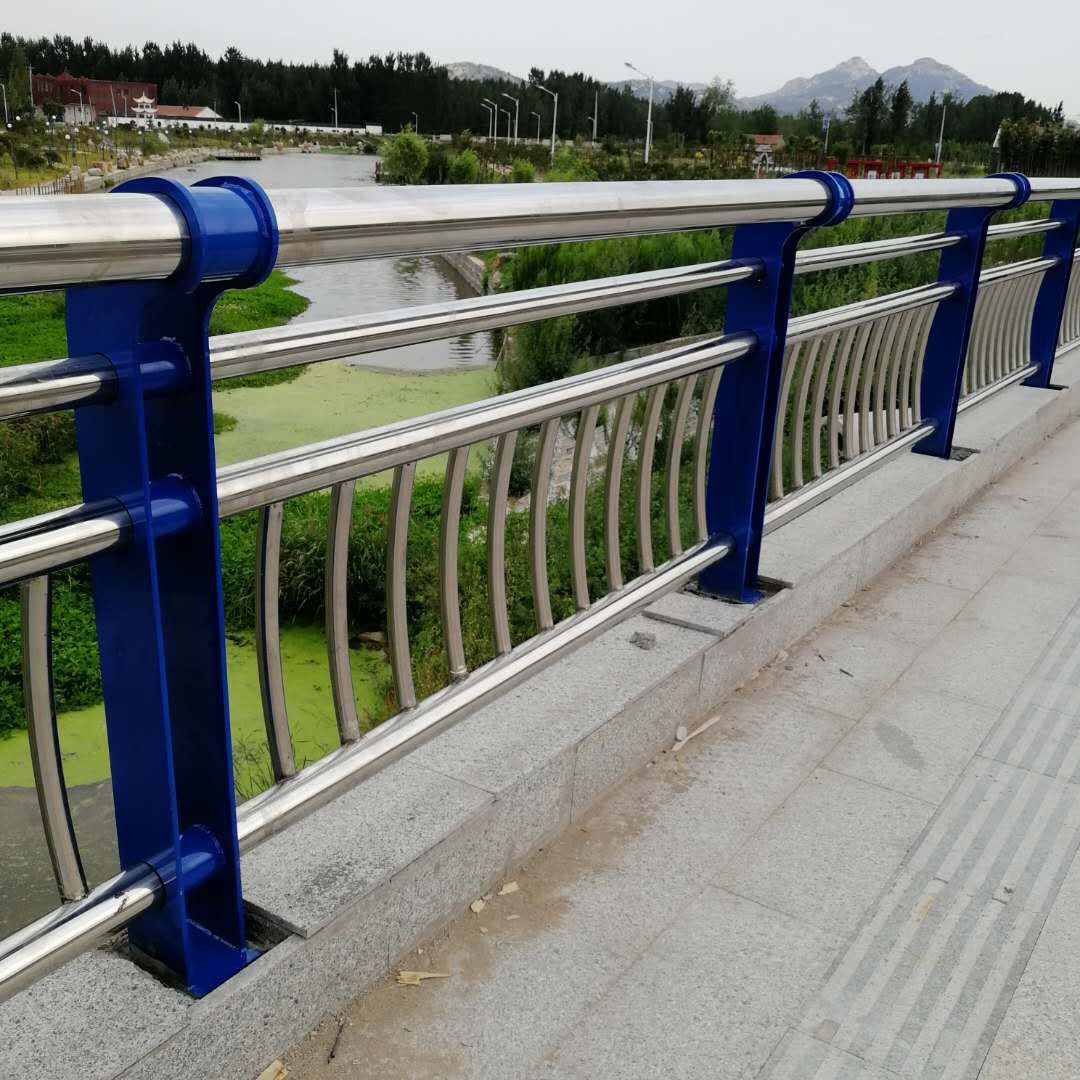 山东桥梁护栏厂家 广东佛山不锈钢护栏 碳素钢复合管护栏金属制品