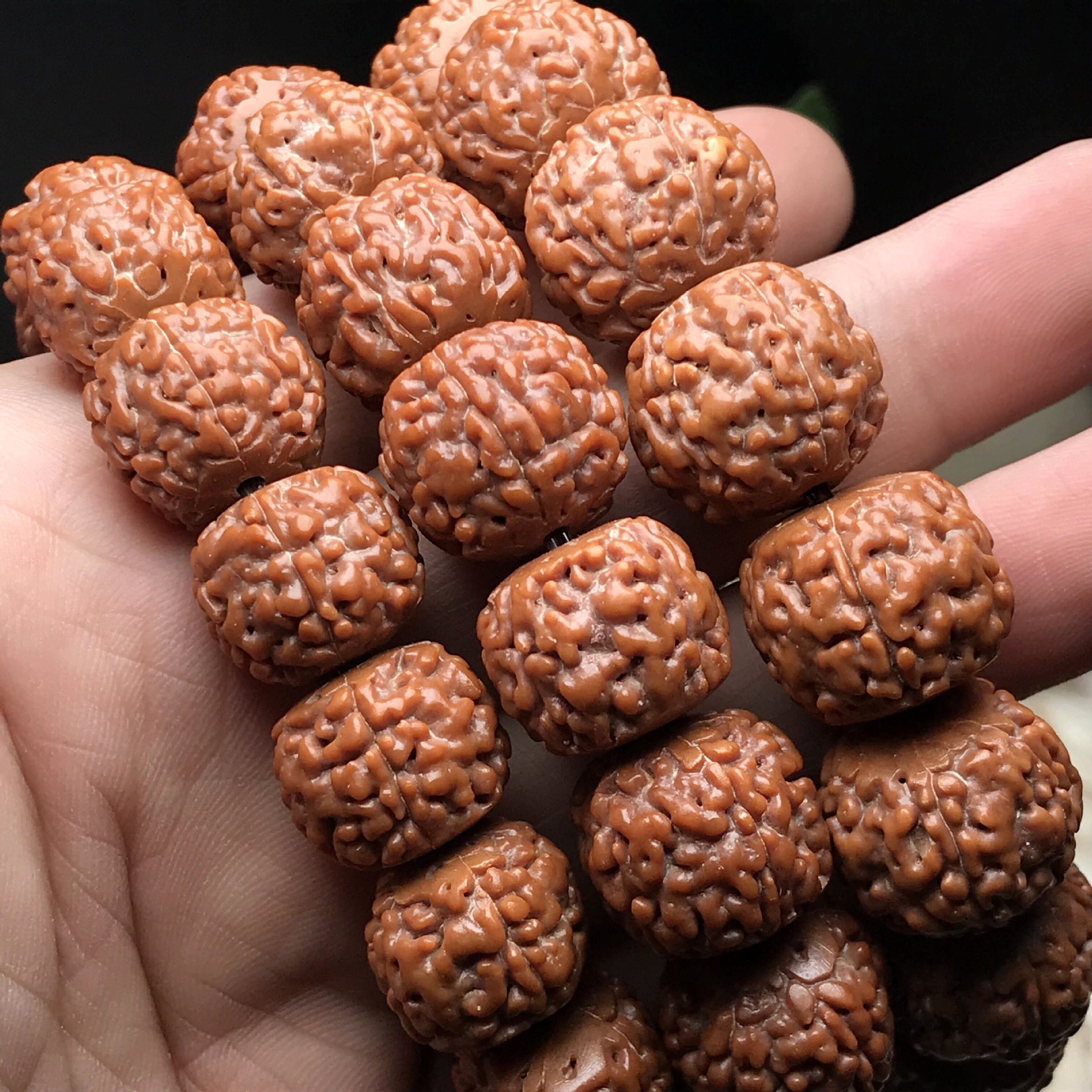 厂家批发藏式龙鳞纹大草莓金刚菩提手串 五5瓣满肉纹金刚手持念珠