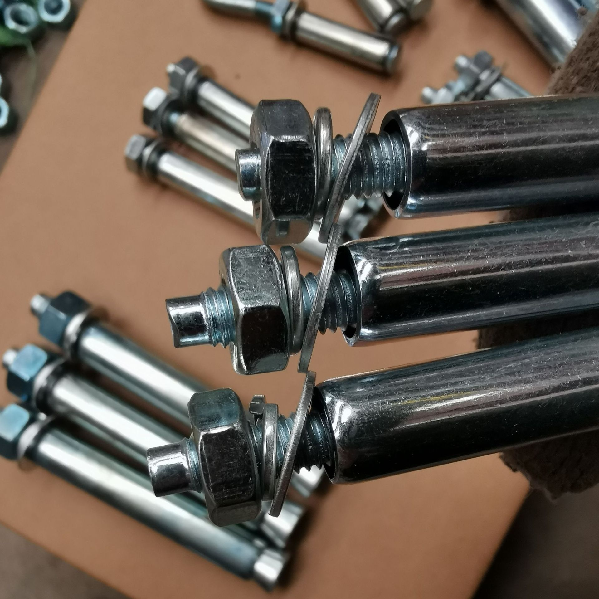 可混批膨胀螺丝 加大加长镀锌膨胀螺栓 超长金属胀栓拉爆外铁膨管