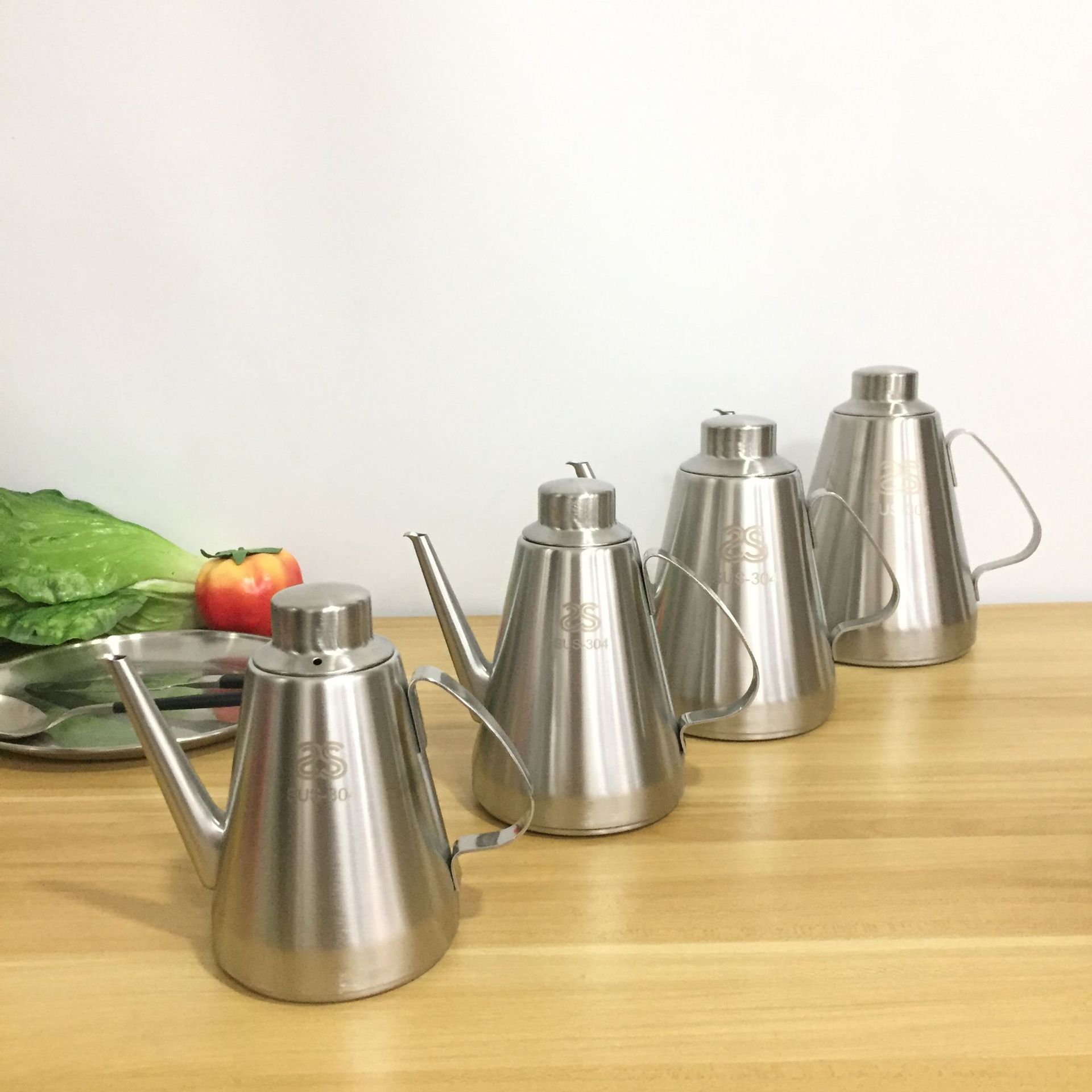 304不锈钢油壶 长嘴酱油瓶醋瓶醋壶带盖防漏 厨房调味罐 酒店餐厅