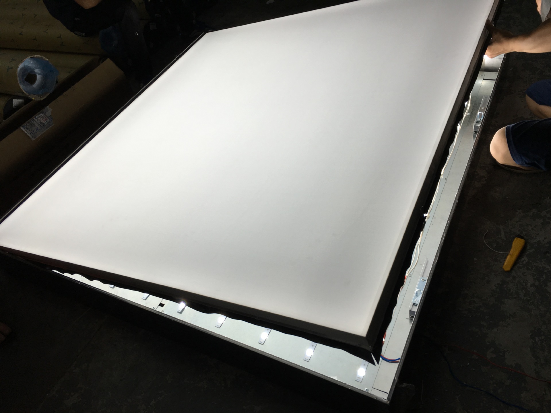 厂家直销白色透光膜开启式a级防火膜uv软膜卡布拉布灯箱软膜天花