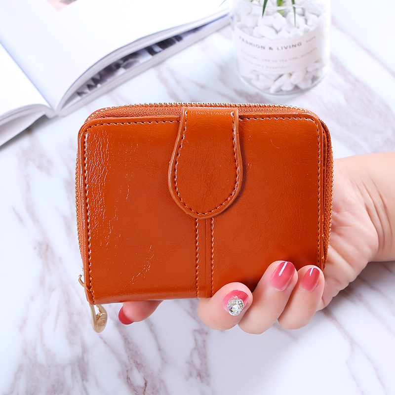 2023 Cross-Border New Short Wallet Women's Oil Wax Leather Retro Coin Purse Buckle Coin Bag Women's Small Wallet